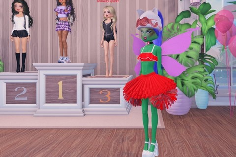 Dreaming of a podium finish on Dress to Impress &lt;/3